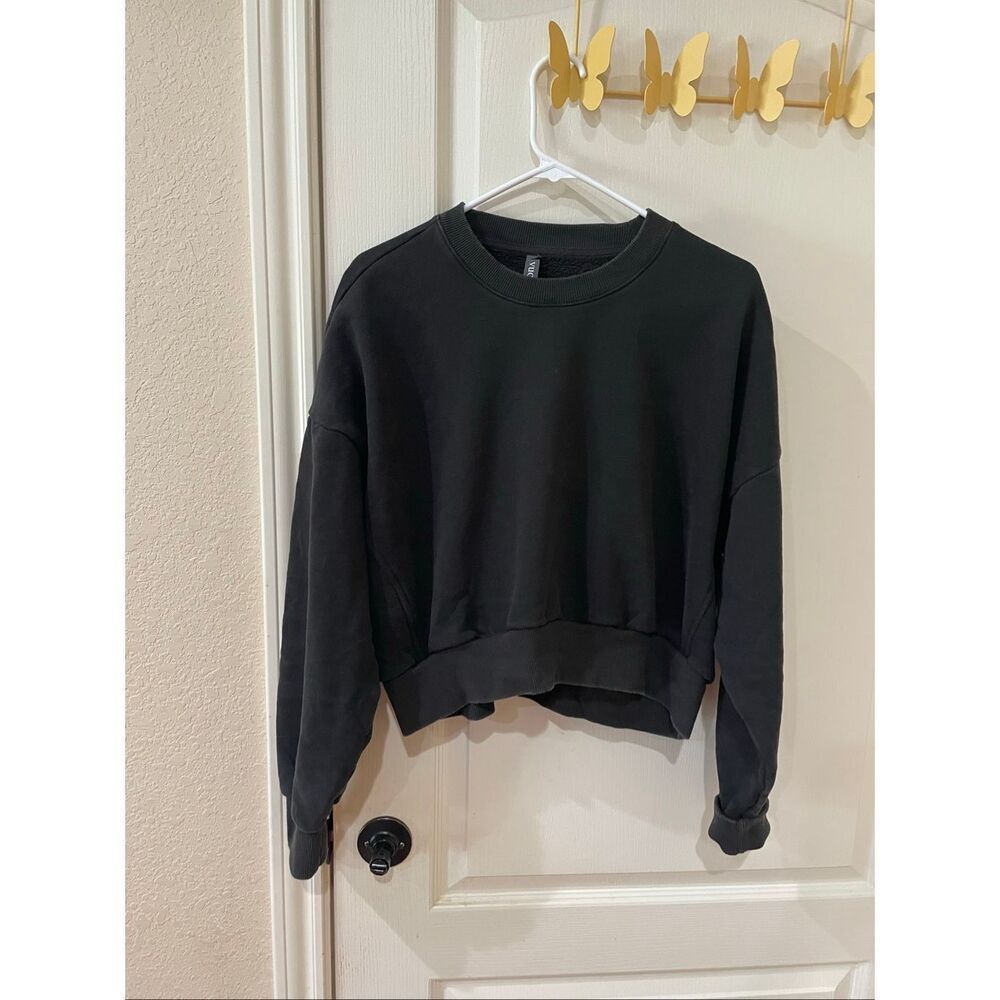 Vuori Pullover Black Cropped Sweater Large